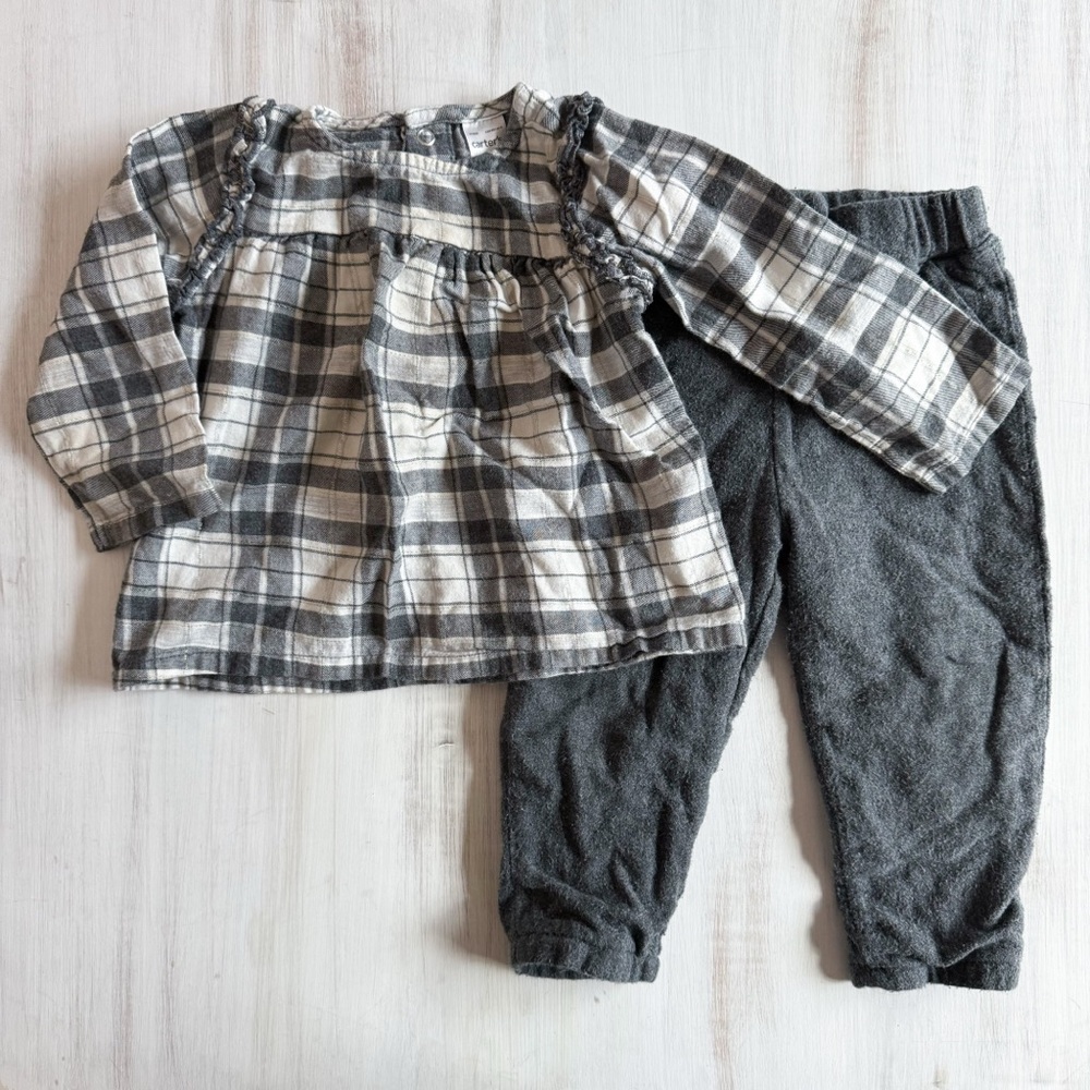 Carter’s baby plaid outfit (size 9-12 months)